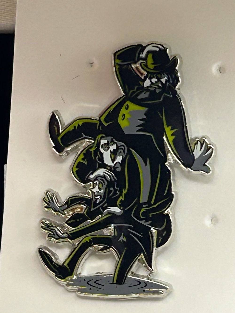 Disney Parks 2020 Haunted Mansion Glow In The Dark Mystery Pin Quicksand Men box